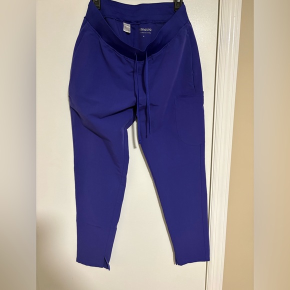 Mandala True Grape Scrub Set (Women’s) - Picture 4 of 6